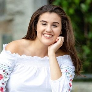 Meet your Posher, Abigail